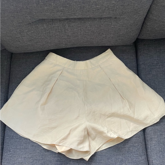 DO + BE Strapless Beige Shorts Set - Picture 5 of 5